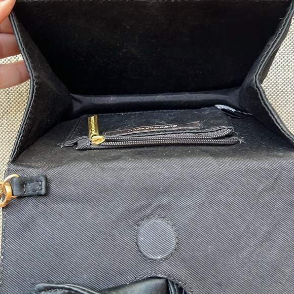 ♟️ Y2K Vintage Circa 2004 Wristlet with Gold Chain handle ✨ - Picture 8 of 15